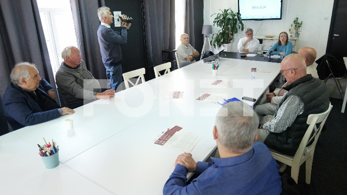 Nacrt - privid demokratije